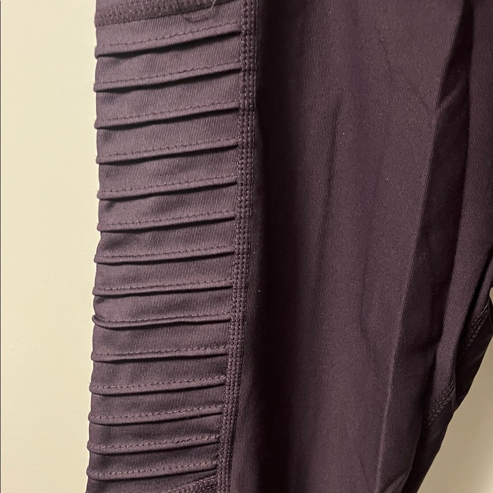 Purple Ribbed Leggings - Picture 4 of 4